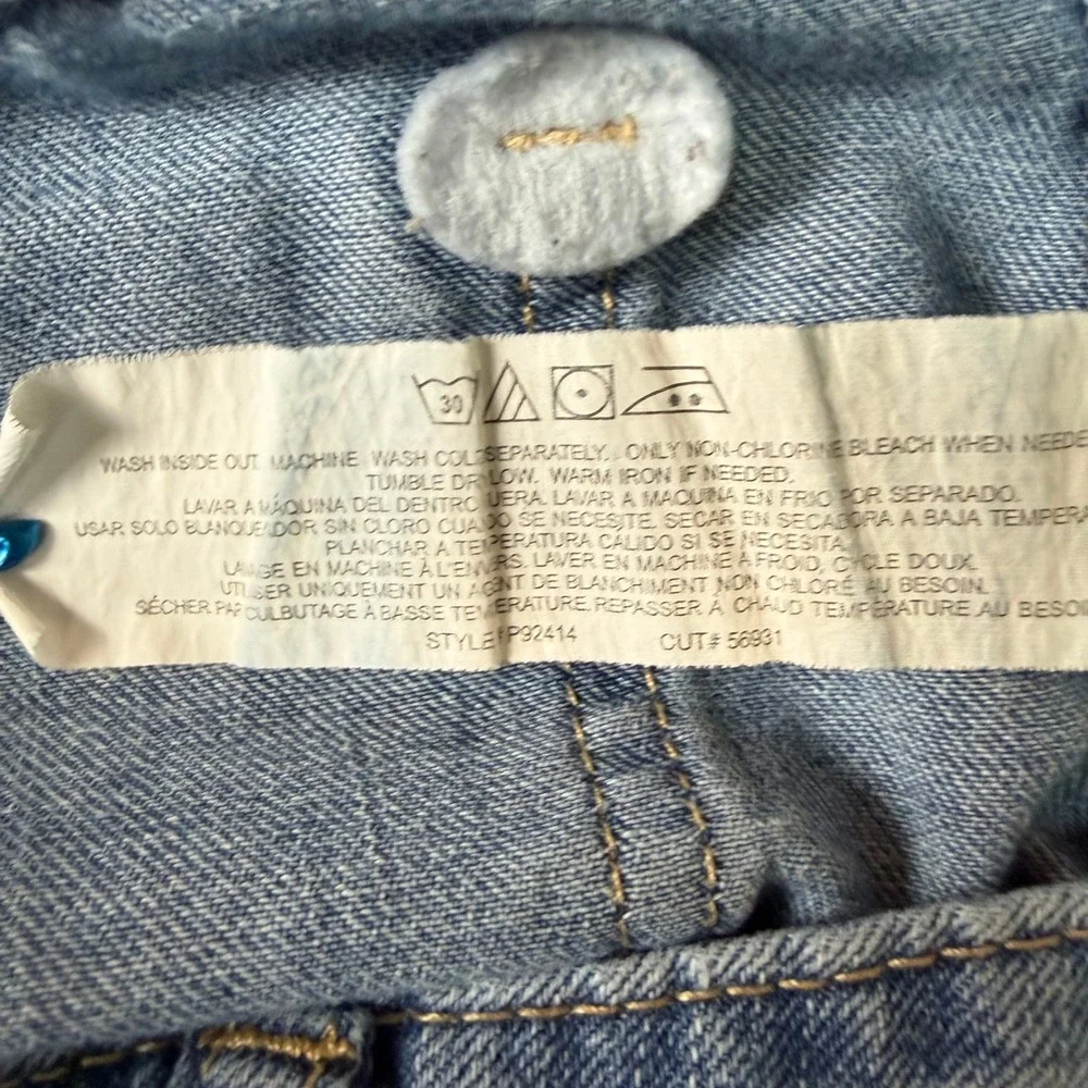 YMI Barrel Fit Jeans Womens 1/25 Light Blue Raw Hem Curved Leg Stretch FP92414